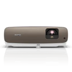 Videoproiettore Home Cinema BenQ W2700 True 4K con DCI-P3/Rec.709, UHD e HDR-PRO, vista frontale