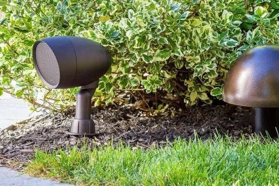 Diffusori acustici per esterno per vivere la musica all'aria aperta.