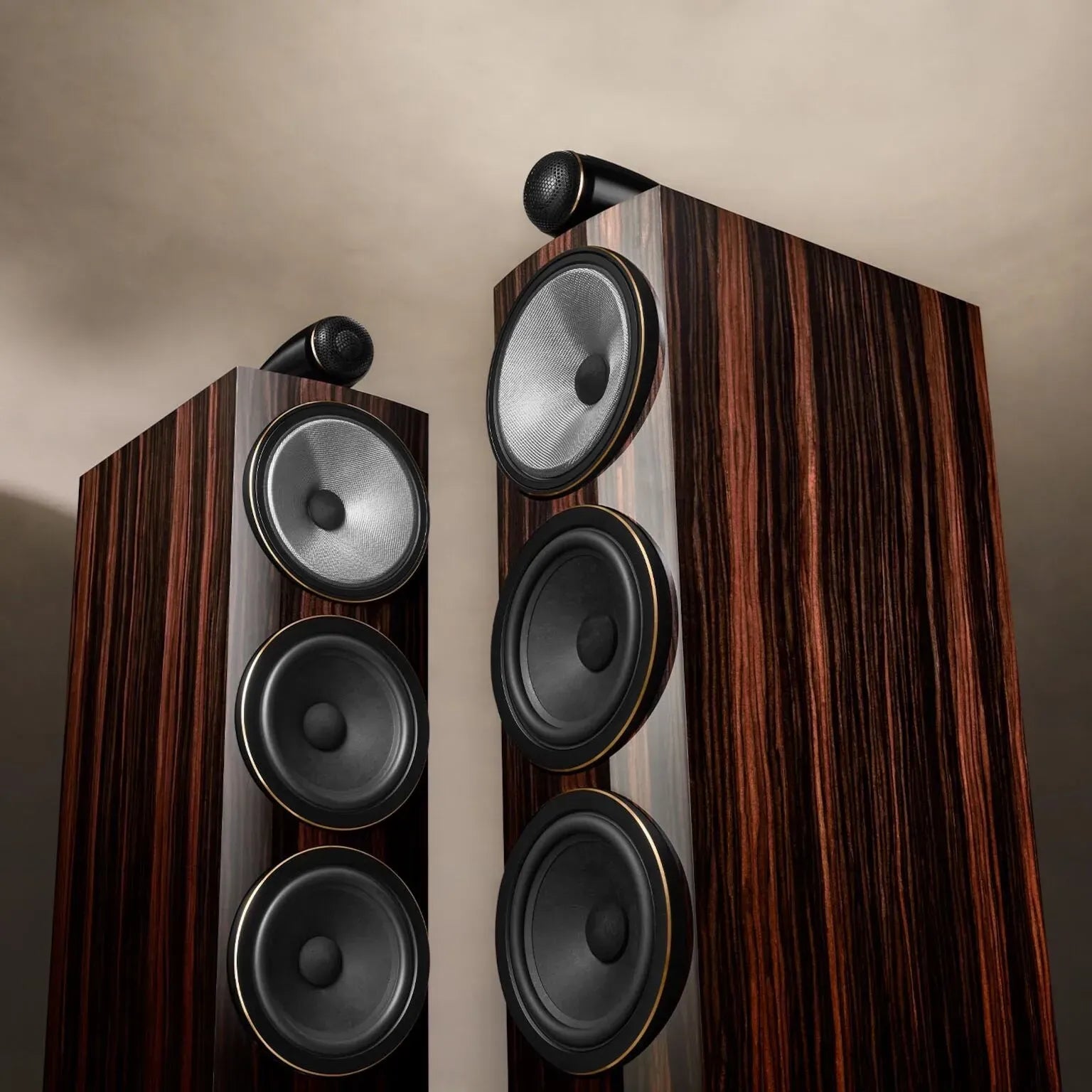 Bowers & Wilkins 702 S3 Signature