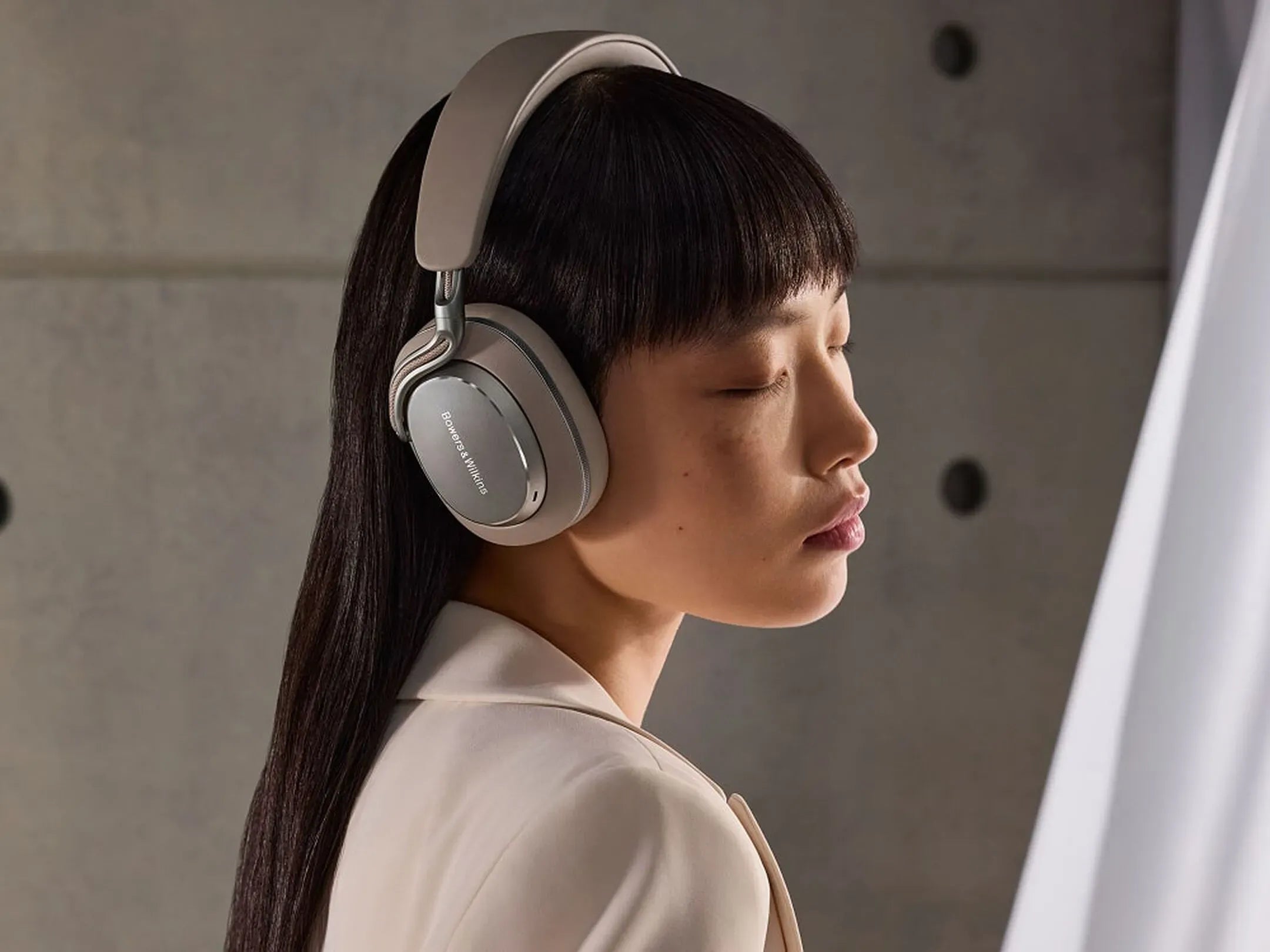 Bowers & Wilkins PX8 S2