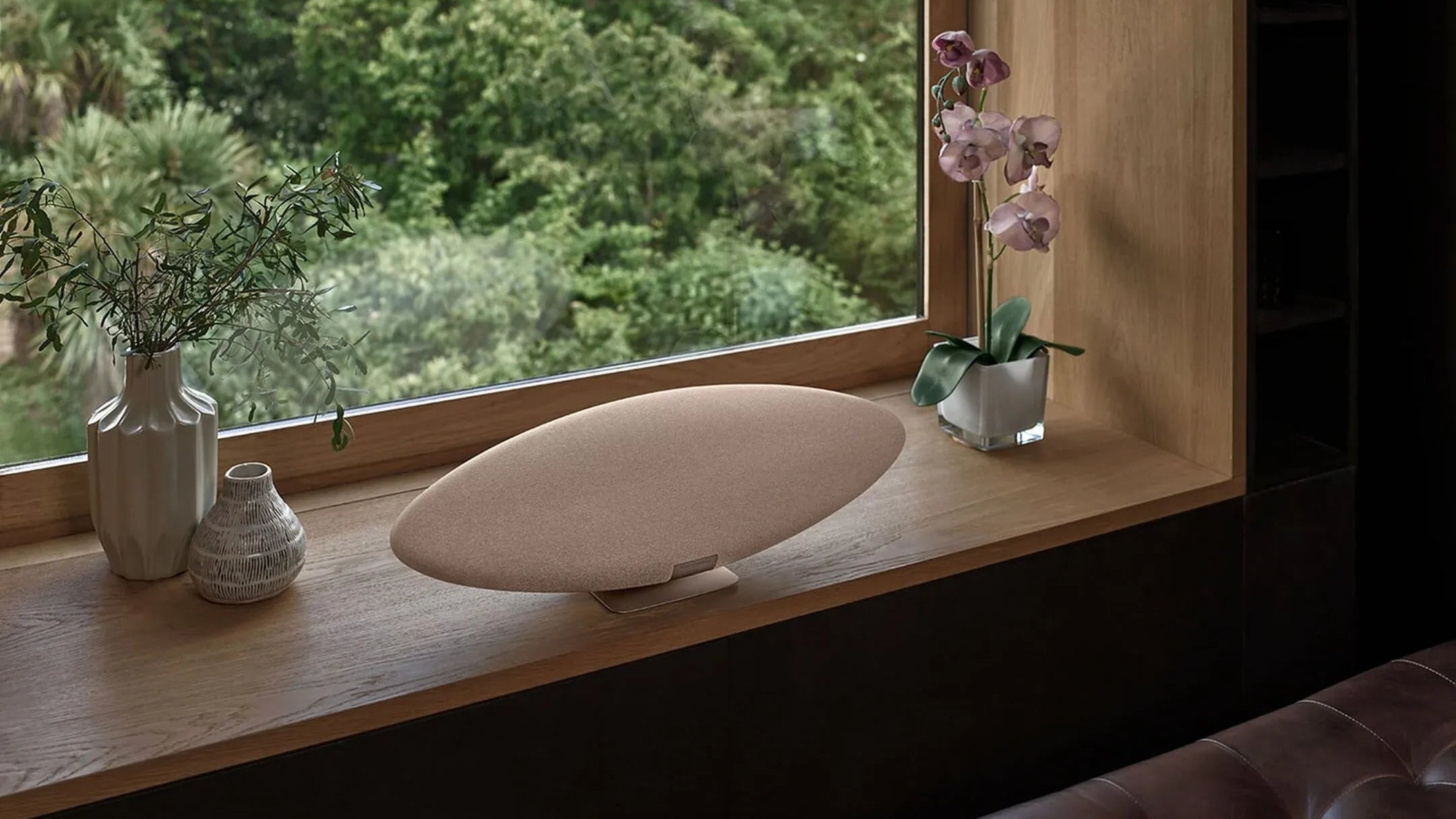 Bowers & Wilkins Zeppelin Pro Edition